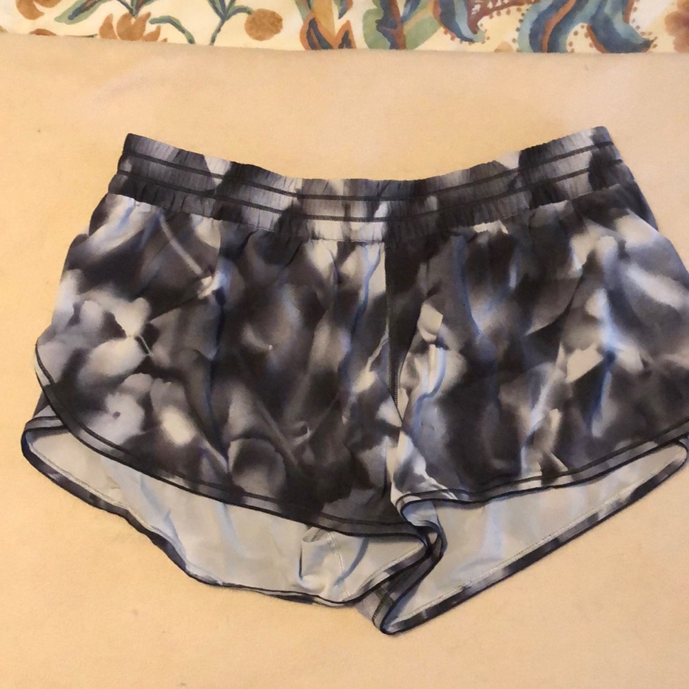 Lululemon Running Shorts 2.5” Sz 8